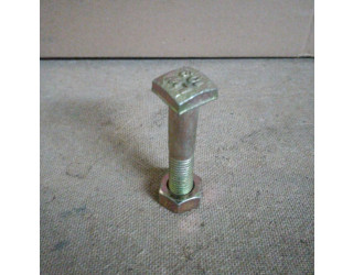 Болт (M16*80) крепления зуба